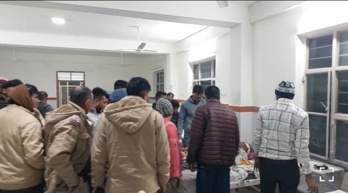 अस्पताल में भर्ती घायल