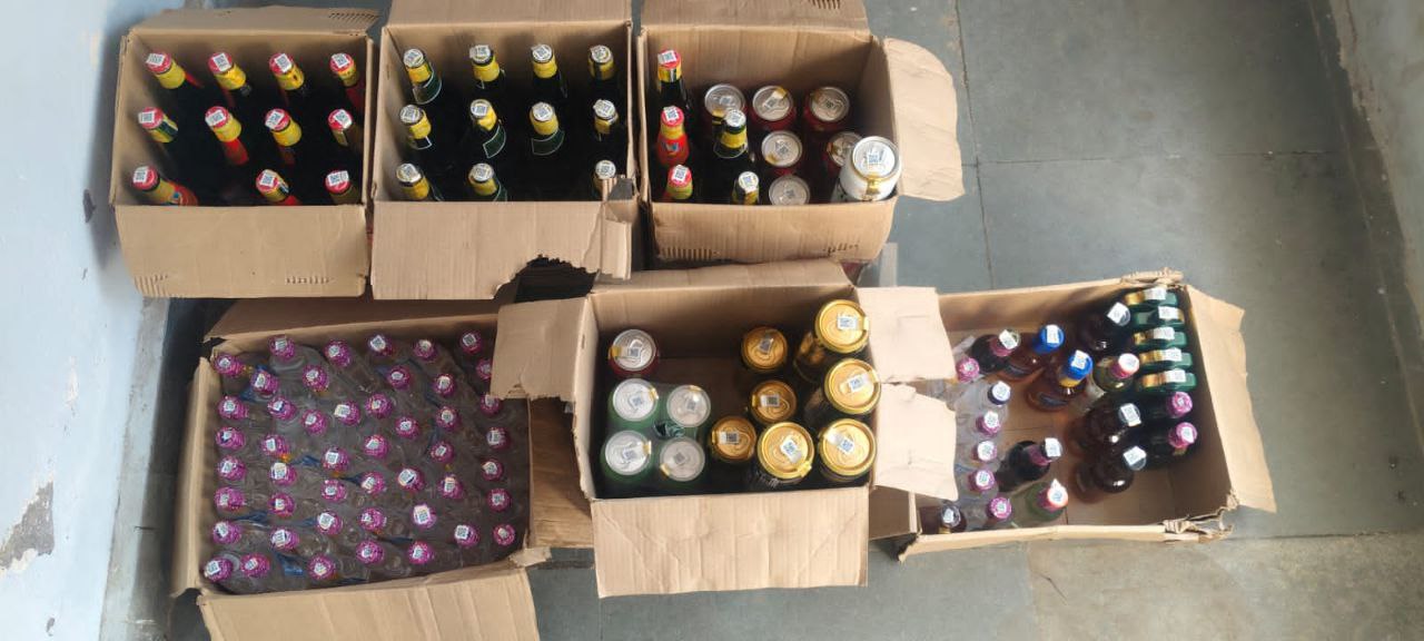 धरियावद में अवैध शराब जब्ती 